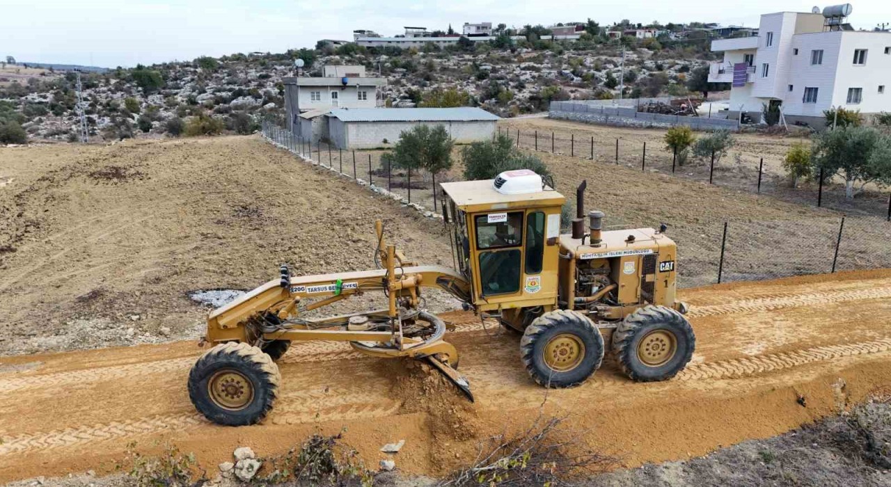 Tarsusta iki mahallede yol çalışmaları tamamlandı