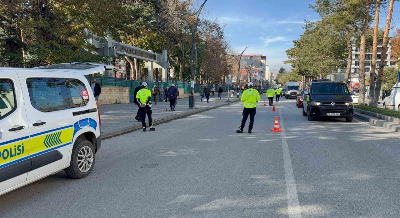 Tatvanda kış lastiği denetimleri devam ediyor