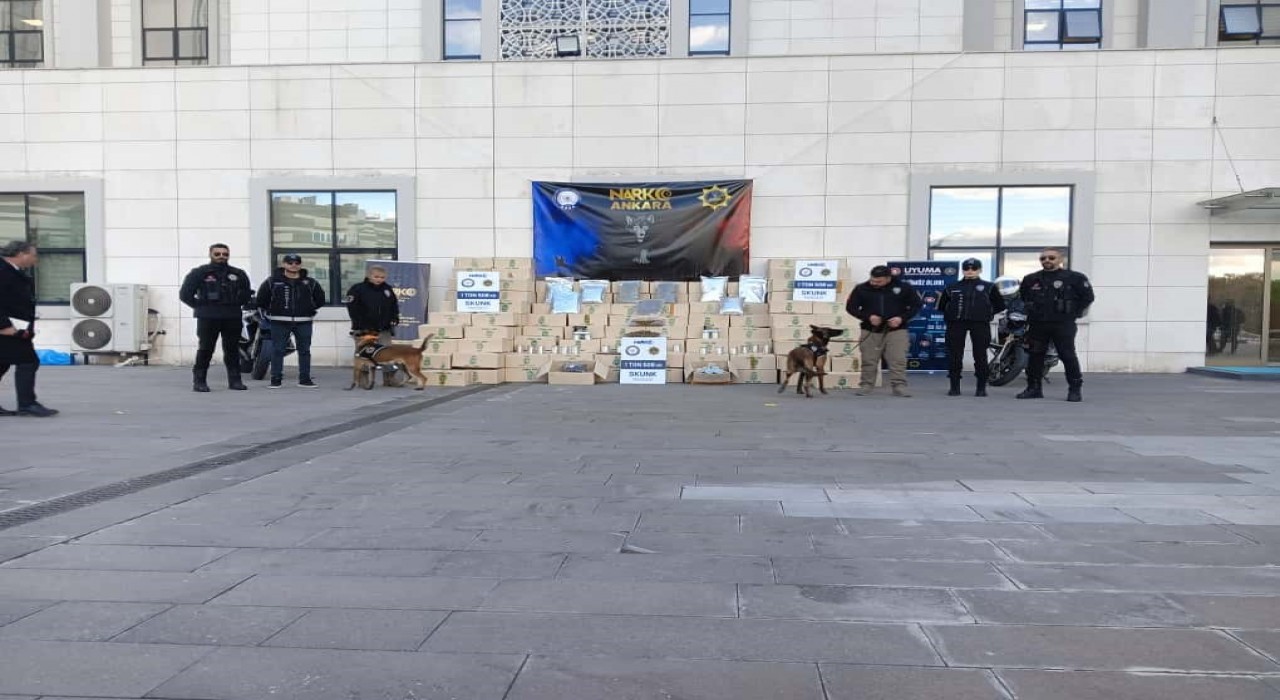 Taylanddan Türkiyeye 1 buçuk tonluk skunk sevkiyatı narkotik polisine takıldı