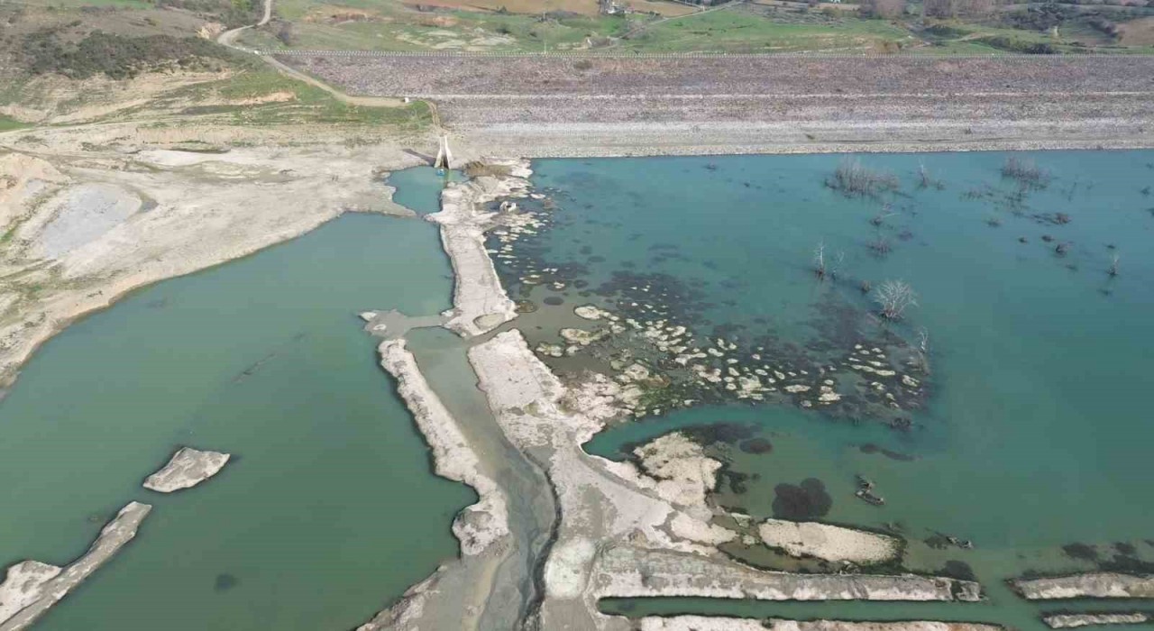 Tekirdağda korkutan görüntü: Naip Barajında 20 günlük su kaldı