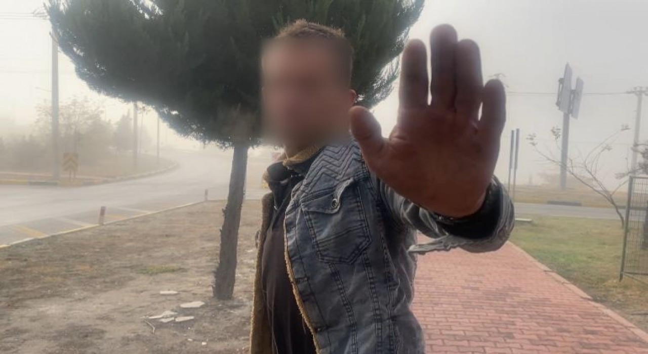 Ters şeritten giderken otomobile çarpıp kaçan sürücü, yakalanınca gazetecilere sitem etti