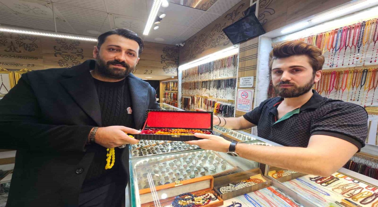 Tespih aşkı sınır tanımadı: 1 milyon 600 bin liralık Osmanlı kehribarı aldı