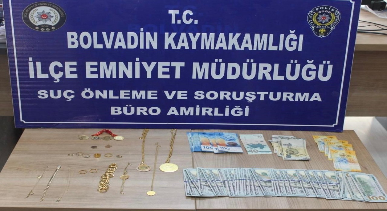 Ticari taksiyle geldikleri ilçede 2 milyon TLlik dolandırıcılık yaptılar