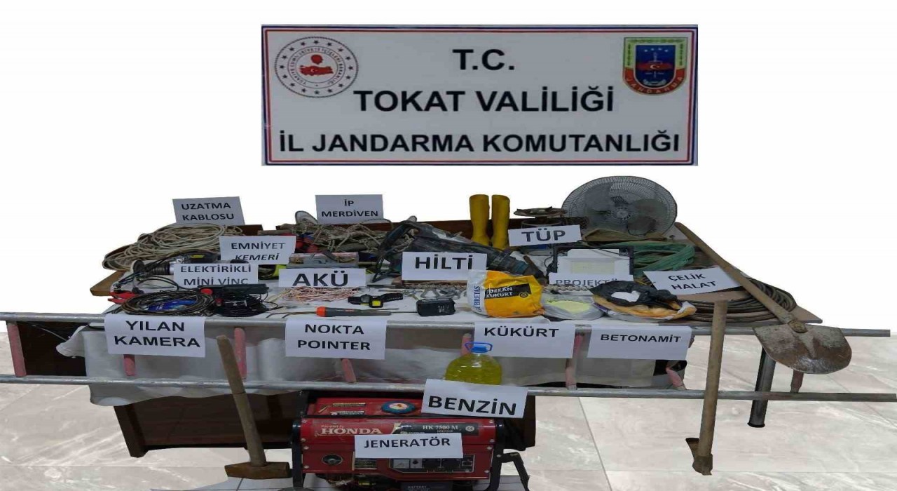 Tokatta kaçak kazı yapan 3 şüpheli suçüstü yakalandı