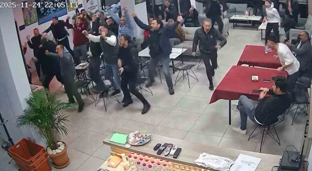 Trabzonspor gol attı taraftarlar böyle coştu