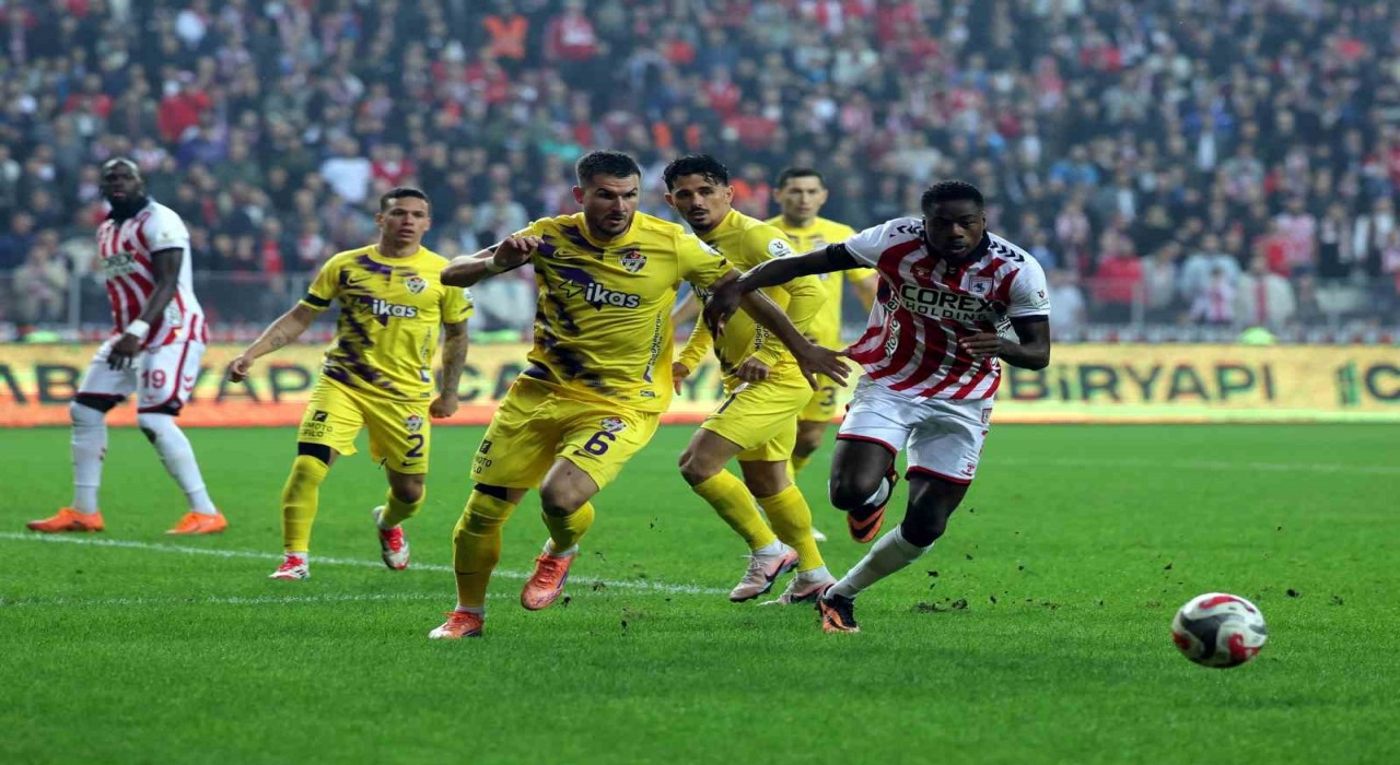 Trendyol Süper Lig: Samsunspor: 0 - Eyüpspor: 0 (İlk yarı)