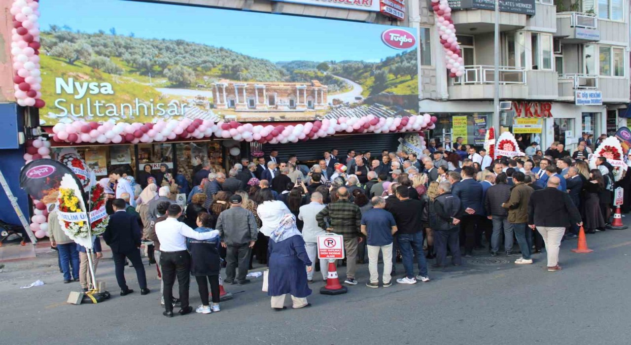 Tuğba Kuruyemişin 127. şubesi kadınların eliyle açıldı