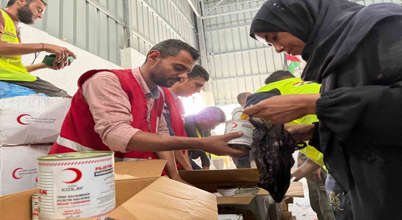 Türk Kızılayın İyilik Gemisi yardımları Gazzede