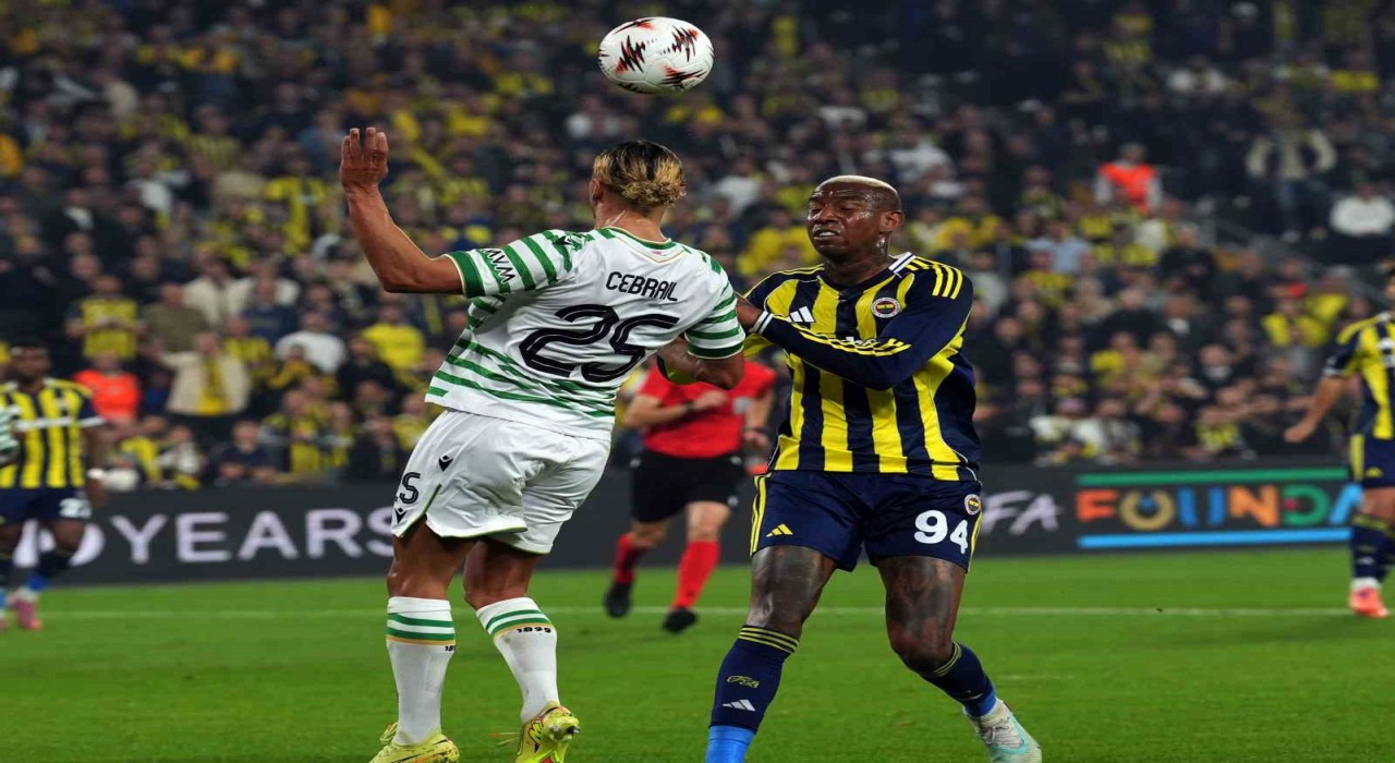 UEFA Avrupa Ligi: Fenerbahçe: 0 - Ferencvaros: 0 (İlk yarı)
