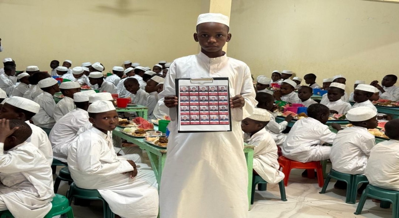 UKABDERden şehitler için anlamlı anma programı: Çadda yetimlere yemek ikram edildi, dualar edildi