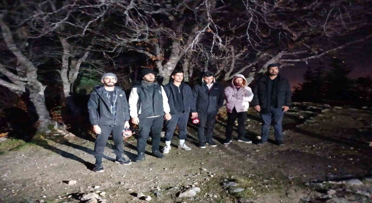 Uludağda ormanda mahsur kalan 6 kişi kurtarıldı