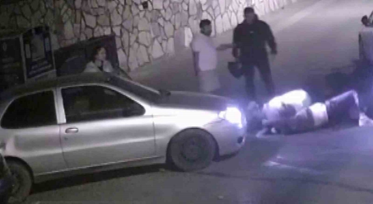 Üsküdarda yol verme tartışması yumruklu kavgaya dönüştü