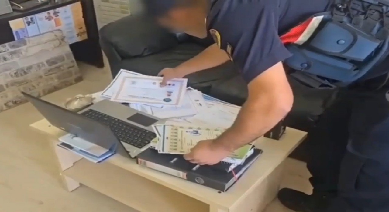 Ustalıktan kalfalığa, ehliyetten SRCye kadar sahte belge hazırlamışlar:  7 tutuklama