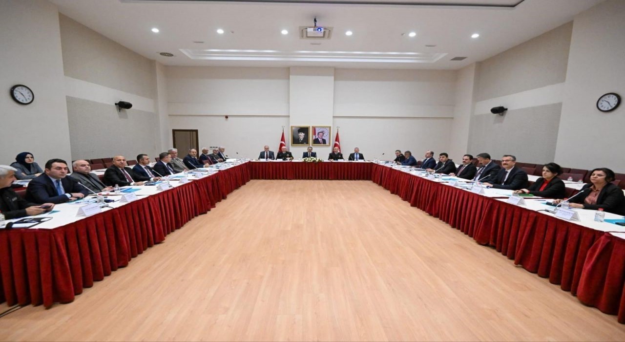 Vali Aktaş açıkladı: Enkazdan kurtarılan Dilara yoğun bakımdan çıktı