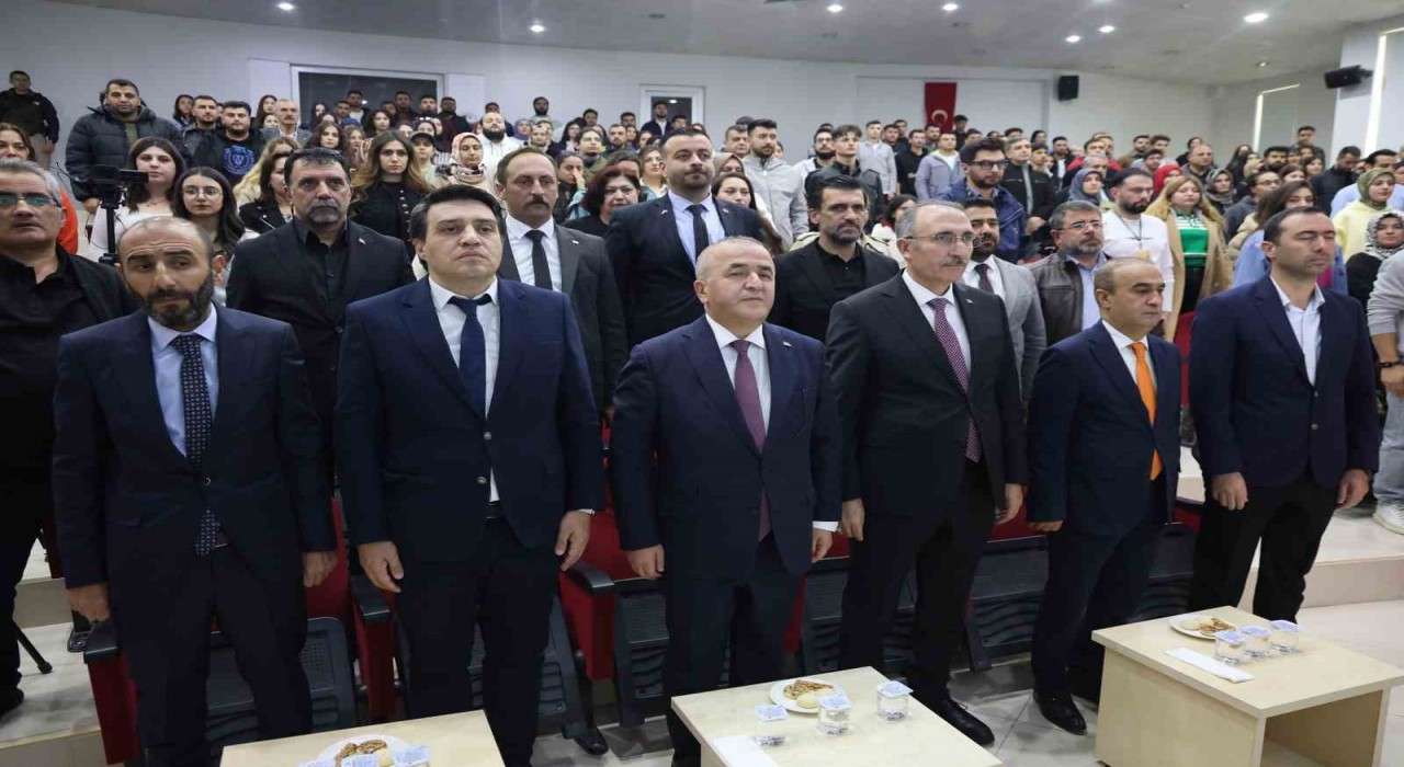 Vali Hatipoğlu: Türkiye özellikle teknolojik alanda savunma sanayi başta olmak üzere yaptığı çalışmalarla çok farklı noktalara doğru evrildi