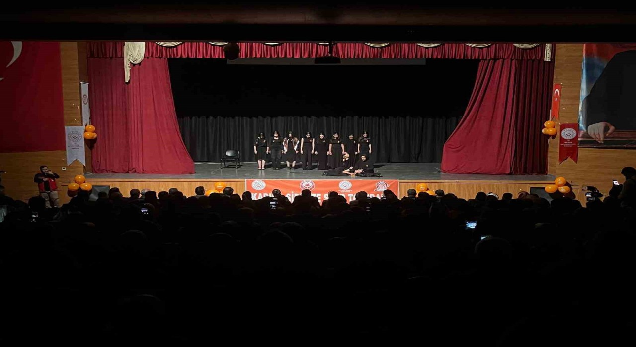 Vali Kızılkaya, Kadın, ailenin temel direği, toplumun vicdanı ve geleceğin mimarıdır