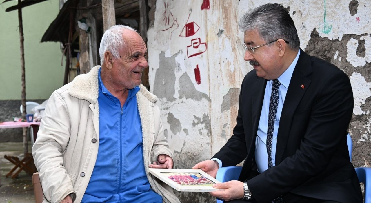 Vali Yılmaz, Emektar Spor Adamı Özdemir’i Ziyaret Etti