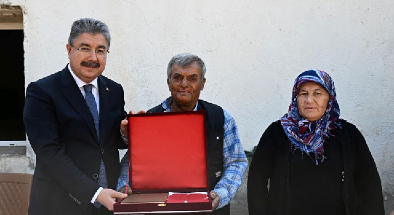 Vali Yılmaz, Gazi Hasan Kara’yı Evinde Ziyaret Etti