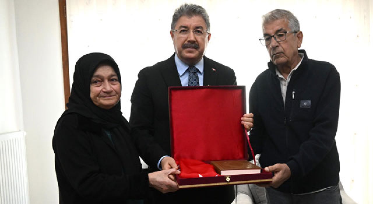 Vali Yılmaz, Kaza Şehidi Astsubayın Ailesini Ziyaret Etti