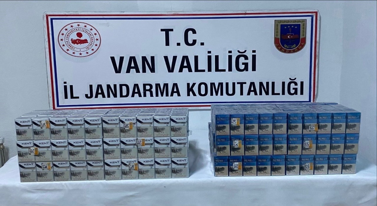Vanda gümrük kaçağı sigara ve malzeme ele geçirildi