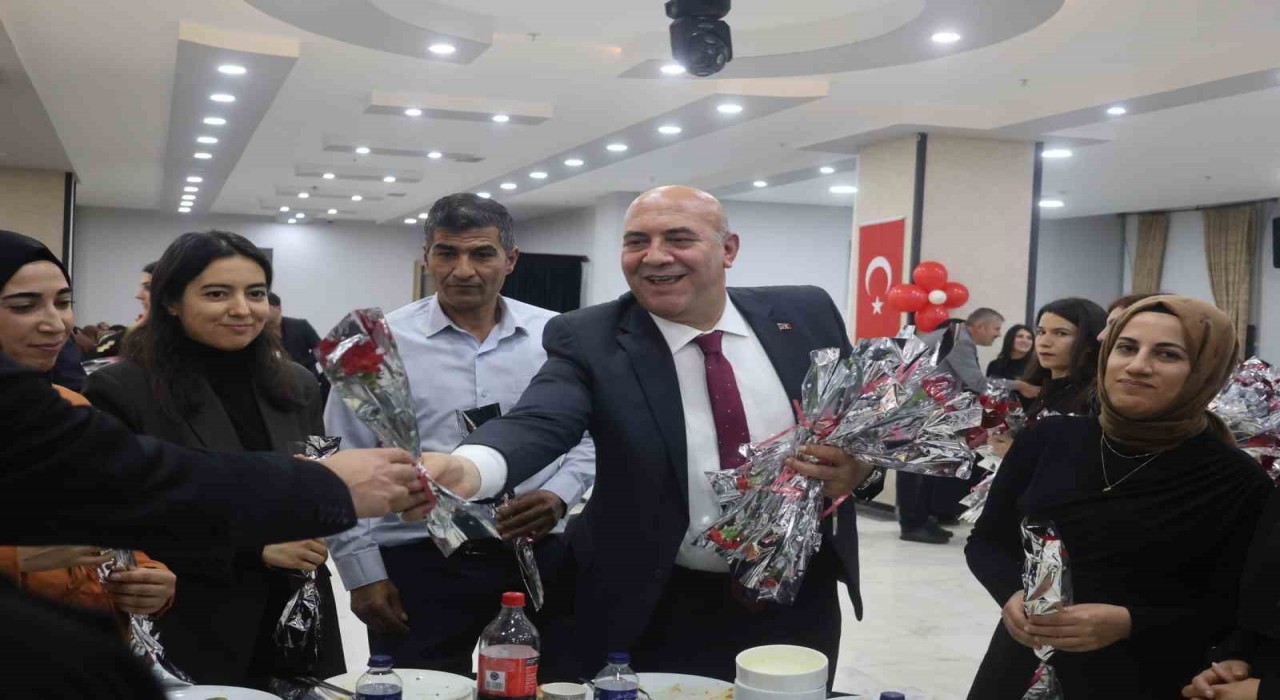 Vanda Öğretmenler Günü için özel program