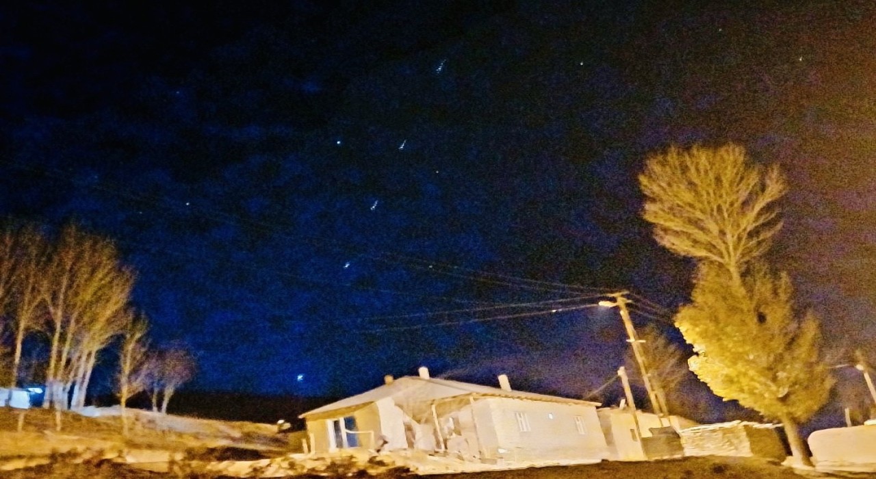 Vanın üç ilçesinde Starlink kuyruğu görüldü