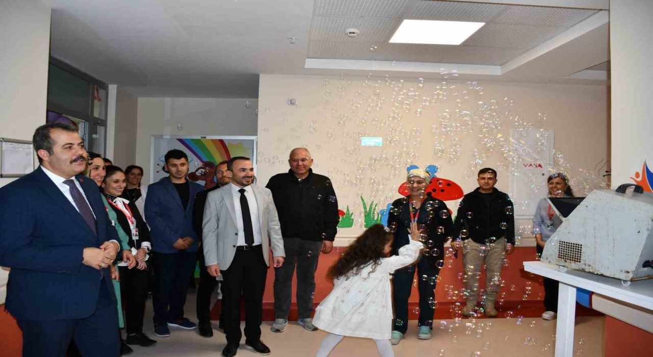 Vezirköprü Devlet Hastanesinde çocuklara moral etkinliği