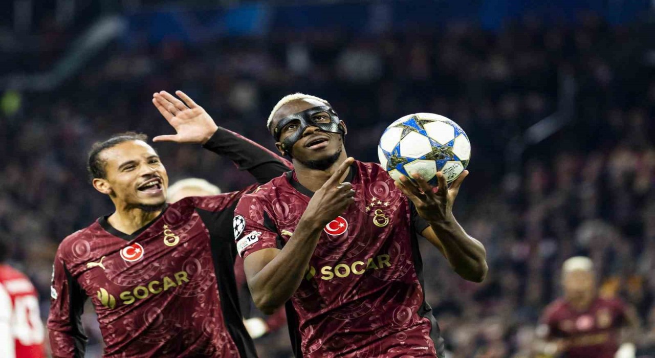 Victor Osimhen, UEFA Şampiyonlar Liginde gol krallığına yükseldi