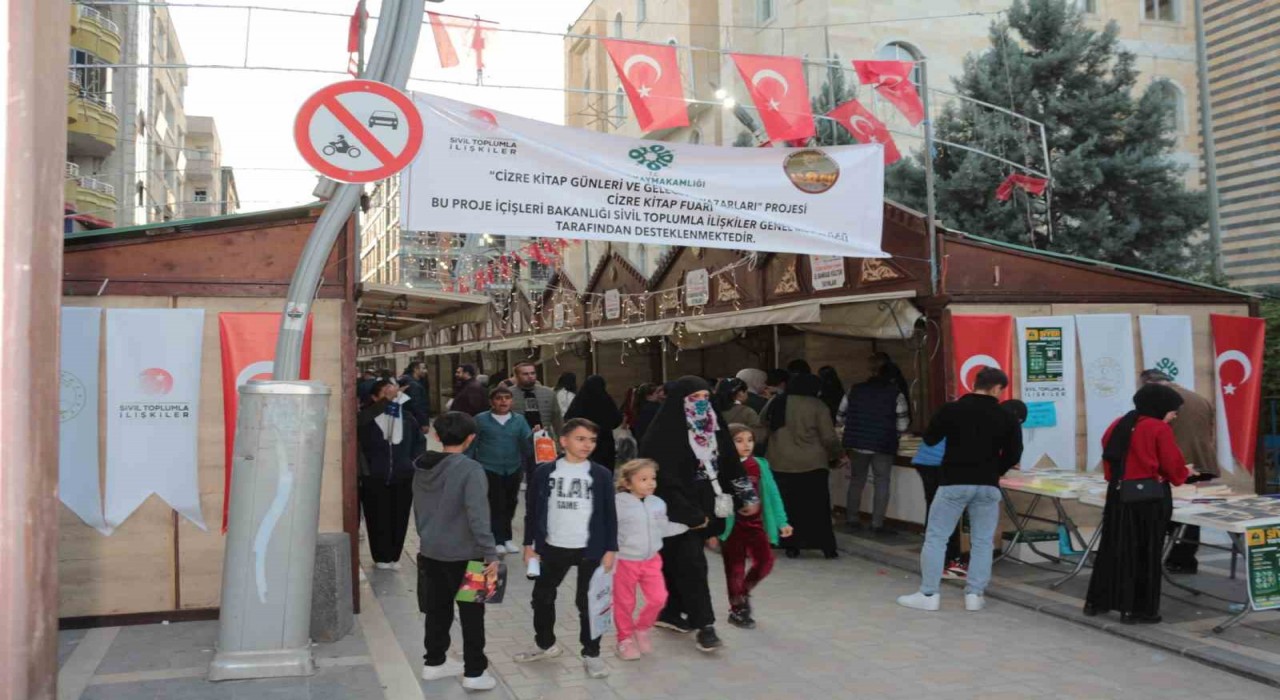 Yazarlar Cizre Kitap Fuarını değerlendirdi