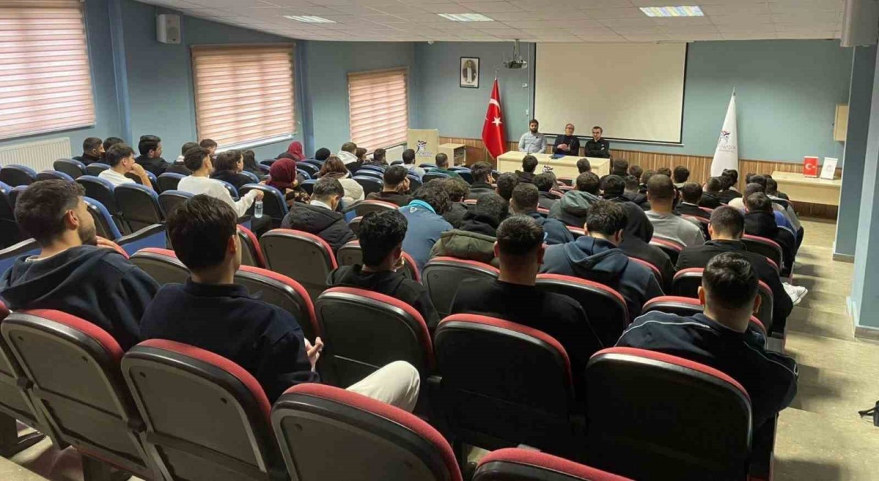 Yenice MYOda iş hayatına yönelik seminer gerçekleştirildi