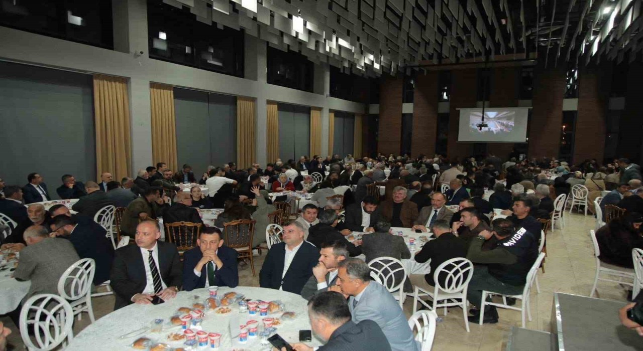 Yenicelilerden salona sığmayan birlik ve beraberlik