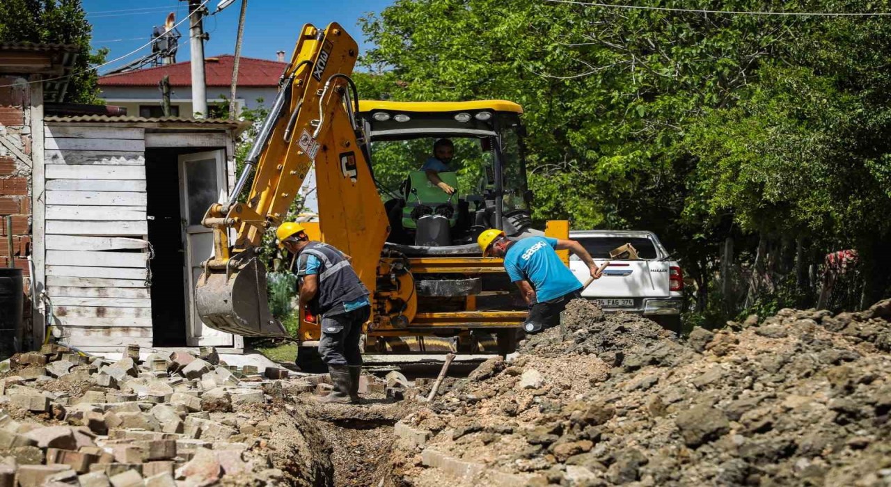 Yenilenen 2 bin metrelik hat ile Pamukova Mekeceye kayıpsız içme suyu