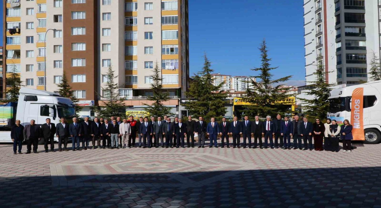 Yerli ve mili tohumlarla üretilen patates ile barbunyanın ilk alımı Niğdede gerçekleştirildi