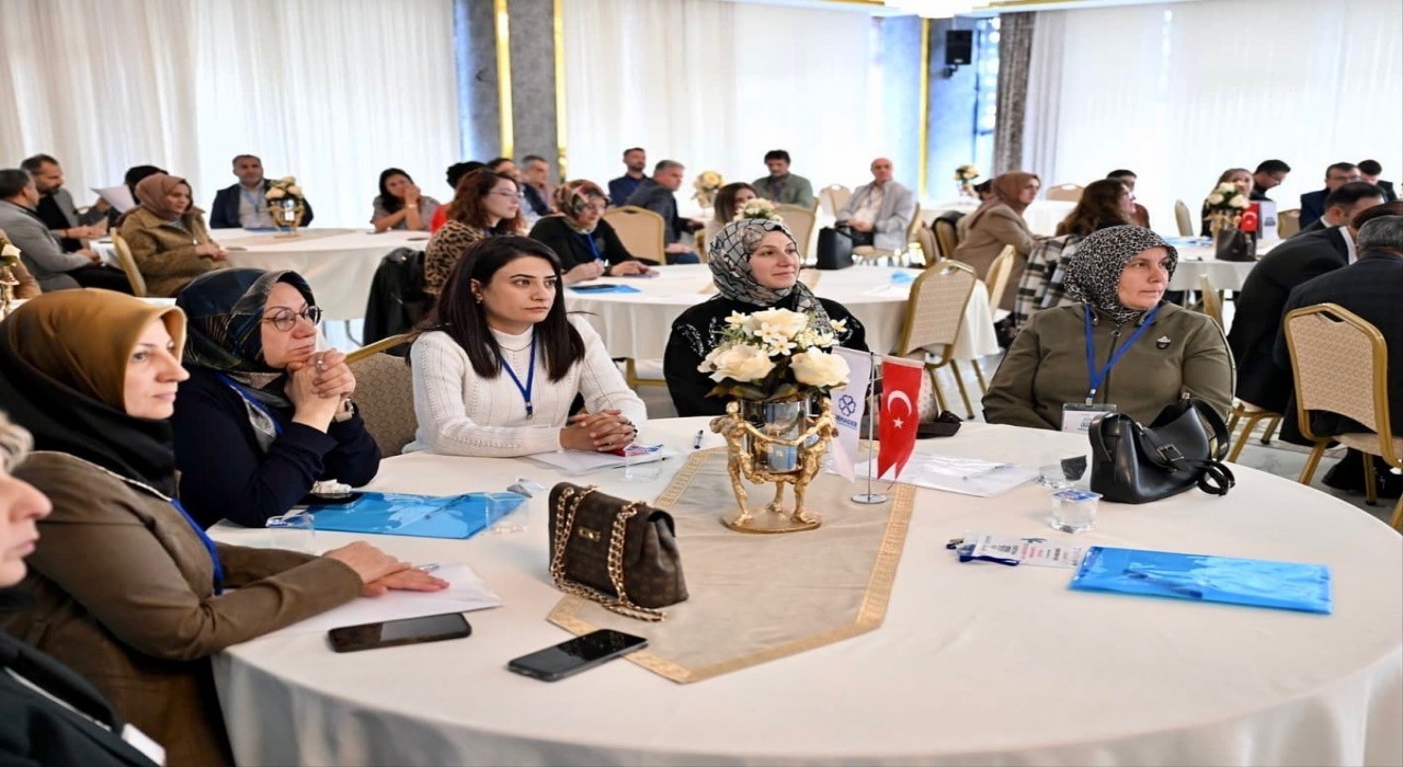 Yeşilyurt Belediyesi ‘Aile Mentörlüğü projesiyle Türkiyede bir ilke imza attı