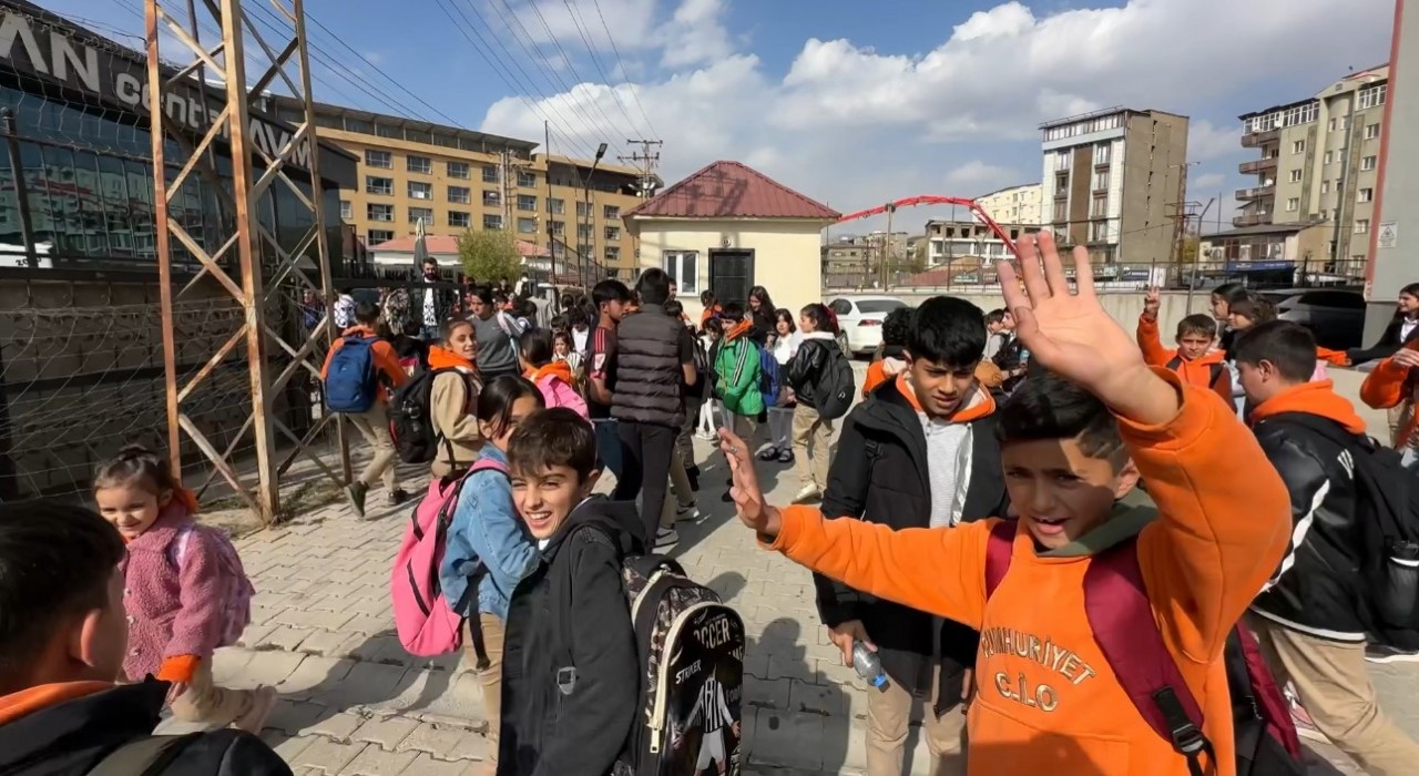 Yüksekovada 30 bin öğrenci için 9 günlük ara maraton başladı