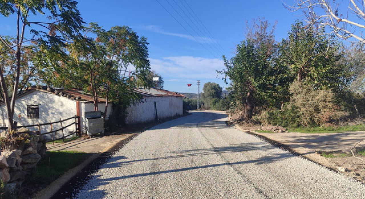 Yumurtalık’ta Herekli Mahallesi’nin Yolu Yenilendi