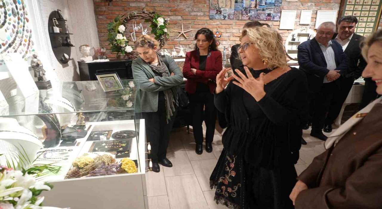 Zeytini, tasarımlarıyla mücevhere dönüştürdü