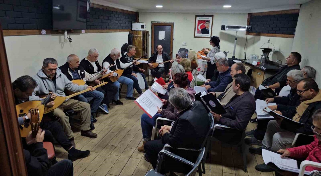 Zonguldaktaki engelliler korosu türkülerle engelleri aşıyor