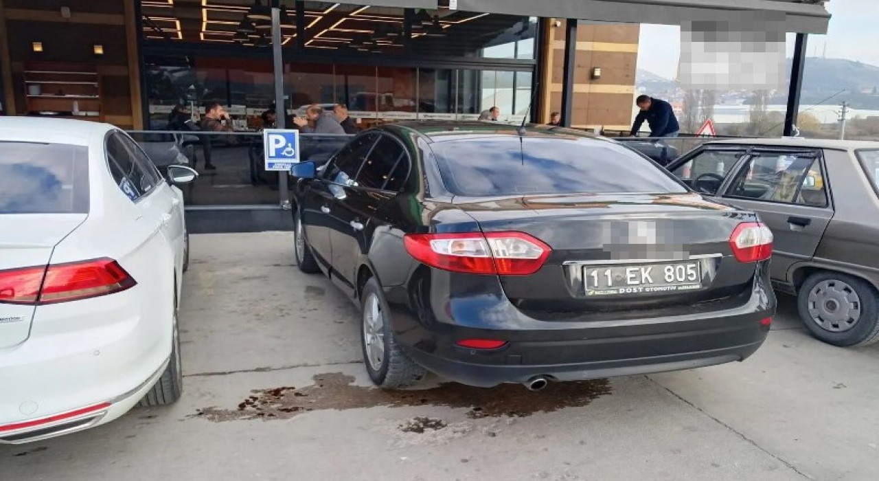 3 Aralık Dünya Engelliler Gününde engelli yerine park eden resmi araca ceza