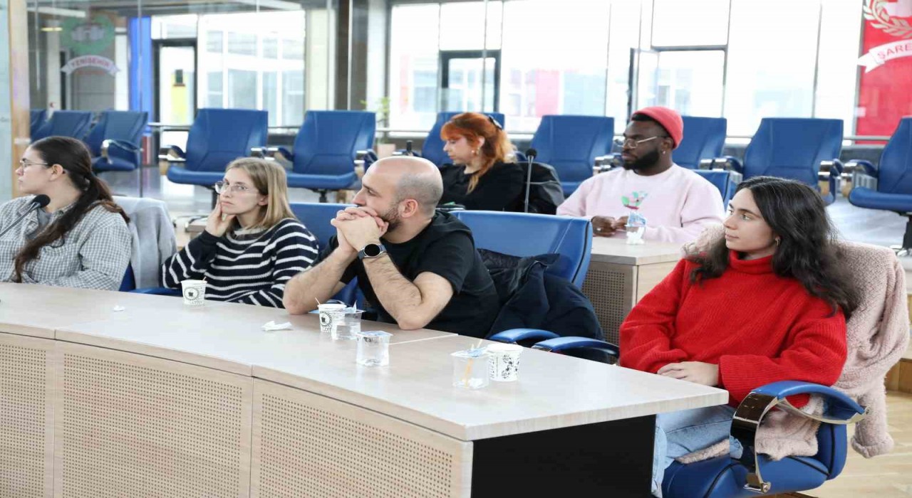 ABye üye 13 ülkeden gelen gençler Diyarbakırı gezdi