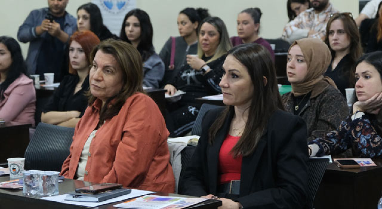 Adana Büyükşehir Belediyesi’nden Ebeveynlere Güvenli Teknoloji Semineri