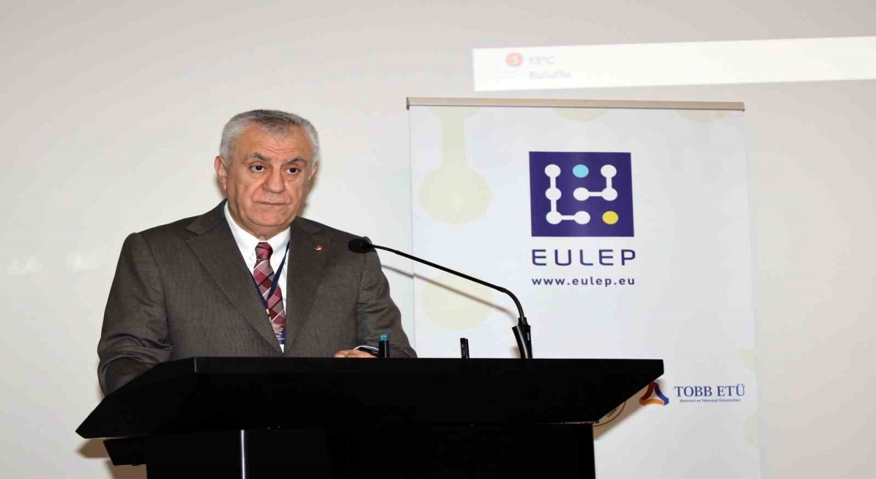 Adanada mesleki eğitim konferansı