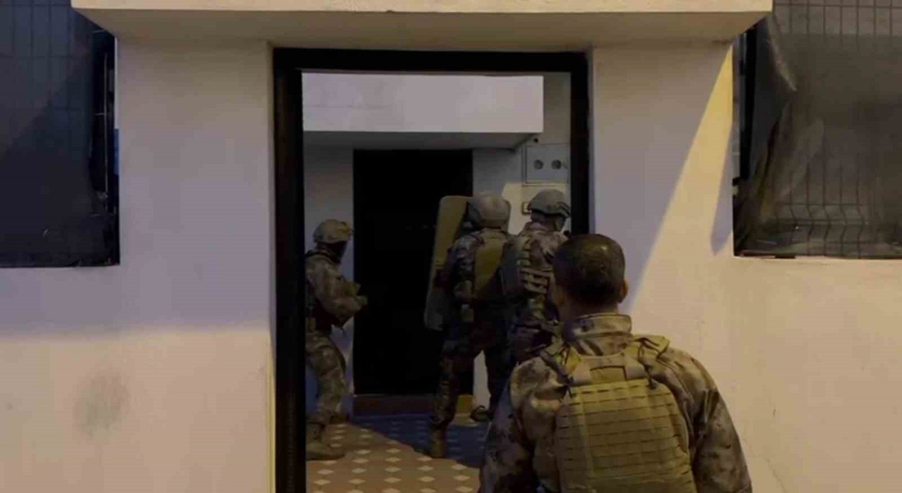 Adanada silah ve mühimmat ticareti şebekesi çökertildi: 11 tutuklama