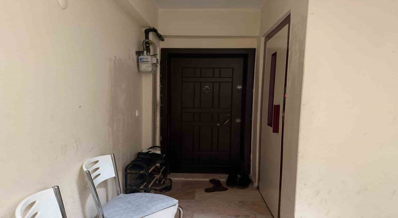 Adli emanet bürosunu soyarak yurtdışına kaçan Erdal Timurtaşın annesi konuştu: Oğlumu kullandılar