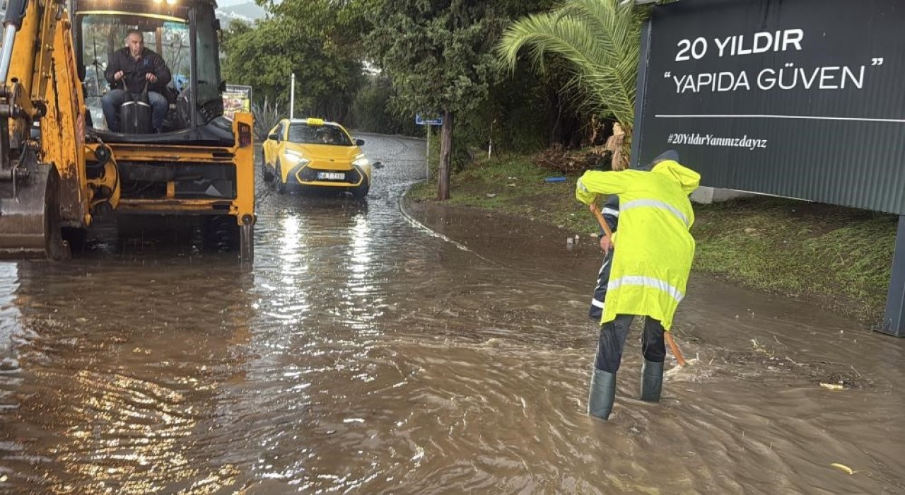 AFAD, ekiplerle birlikte Muğladaki yağışlara karşı teyakkuzda