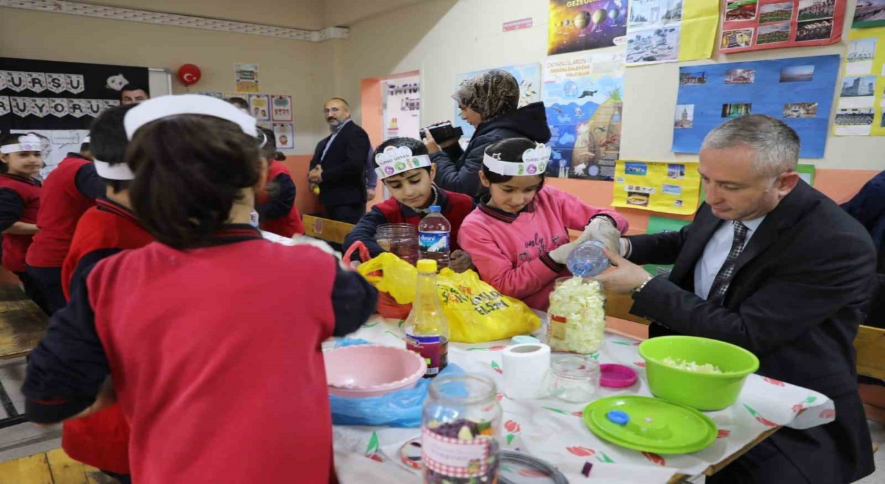 Ağrıda öğrenciler günlük yaşam becerilerini atölyelerde öğreniyor