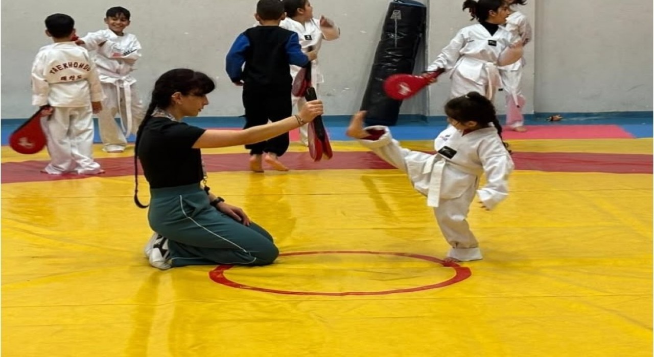 Ağrıda taekwondo çalışmaları geleceğin sporcularını yetiştiriyor