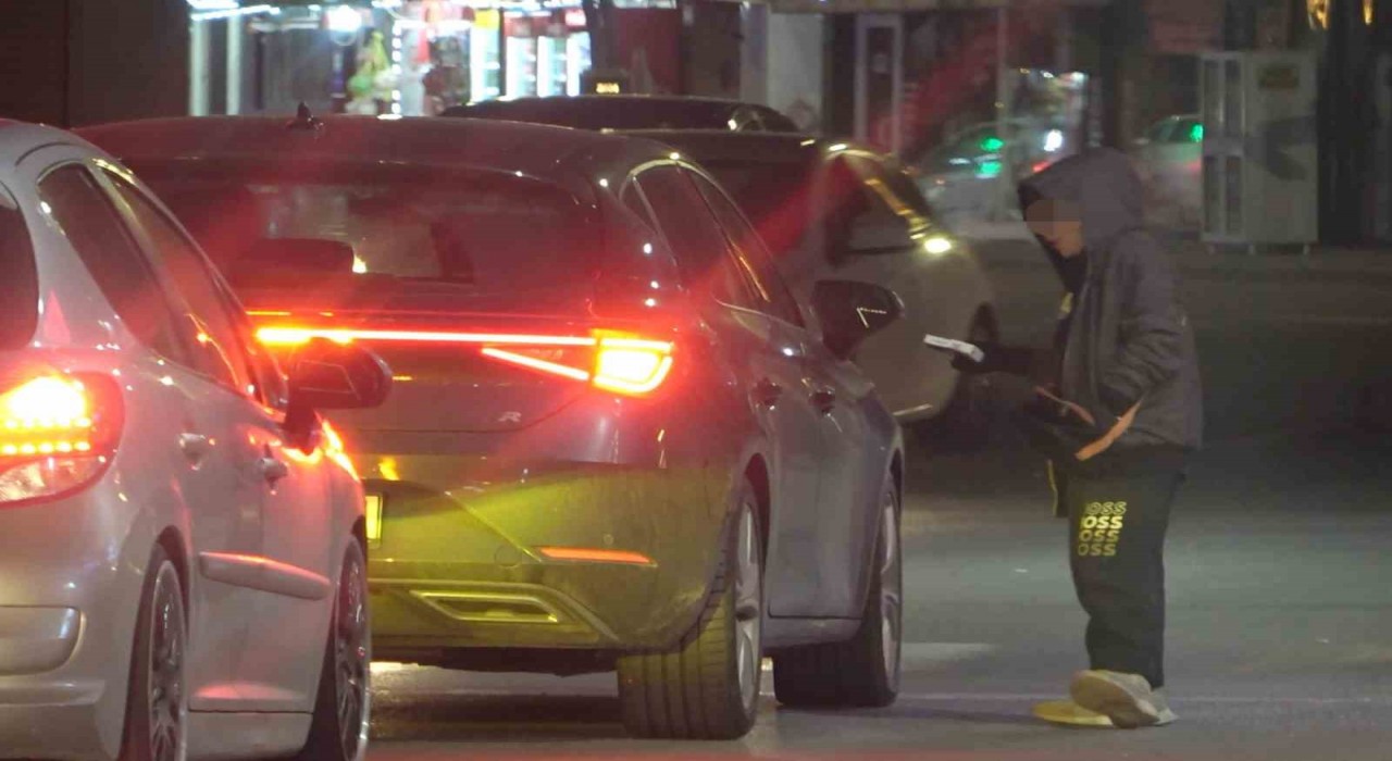 Aksarayın tüm kavşaklarında dilenci çocuk tehlikesi