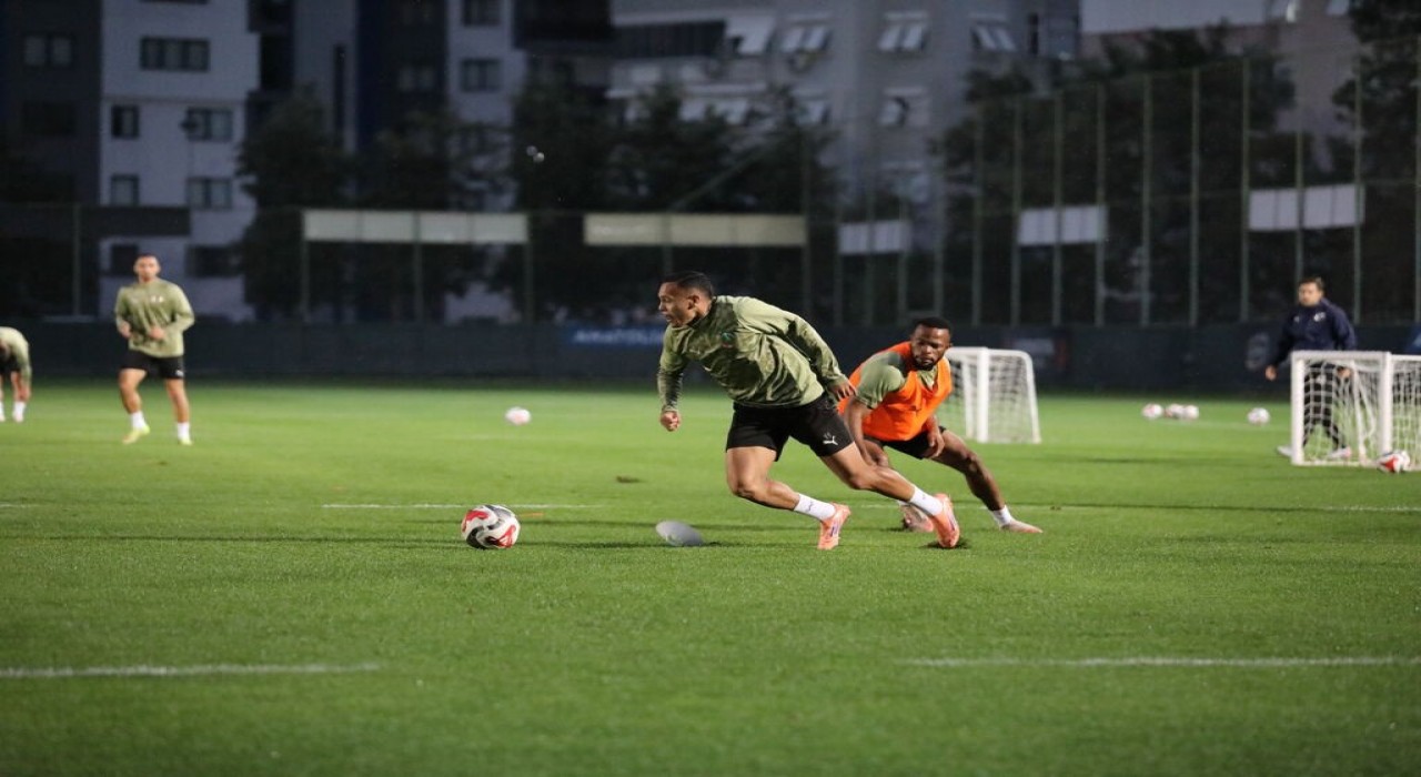 Alanyaspor, Antalyaspor maçı hazırlıklarına başladı