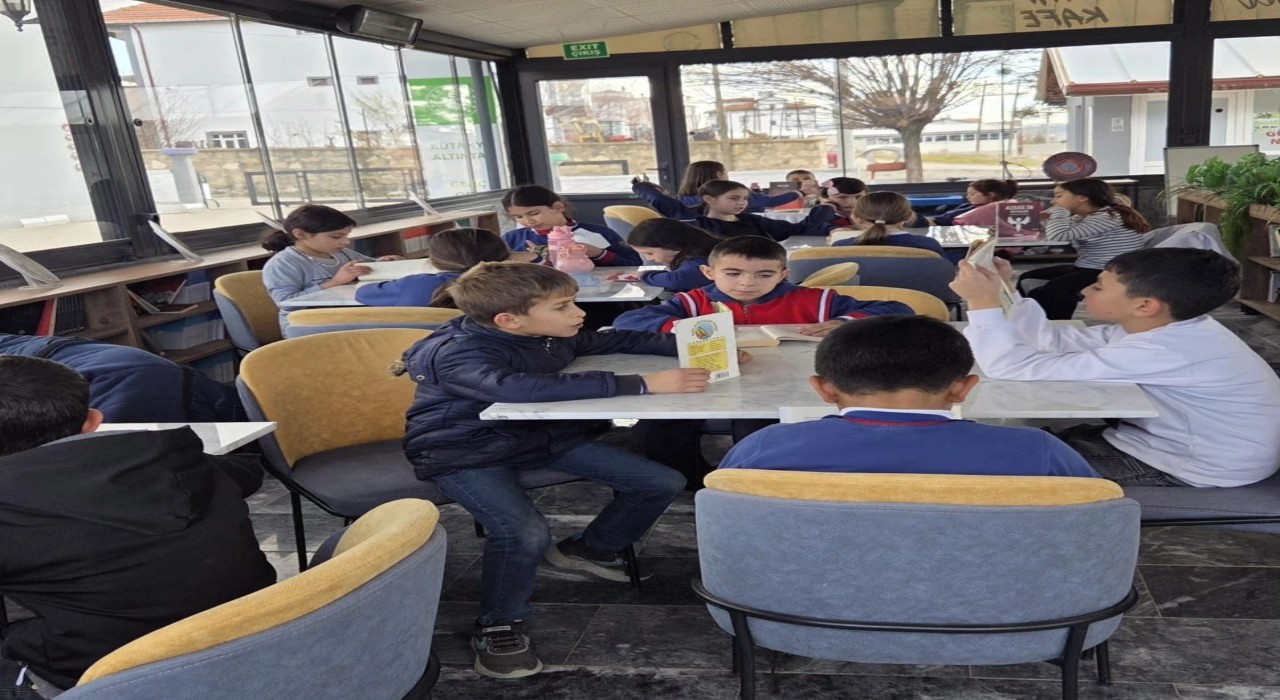 Altıntaşta kitap okuma etkinliği